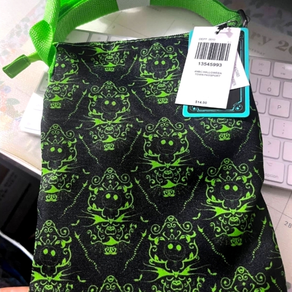 NWT Loungefly Nightmare Before Christmas Passport Crossbody
